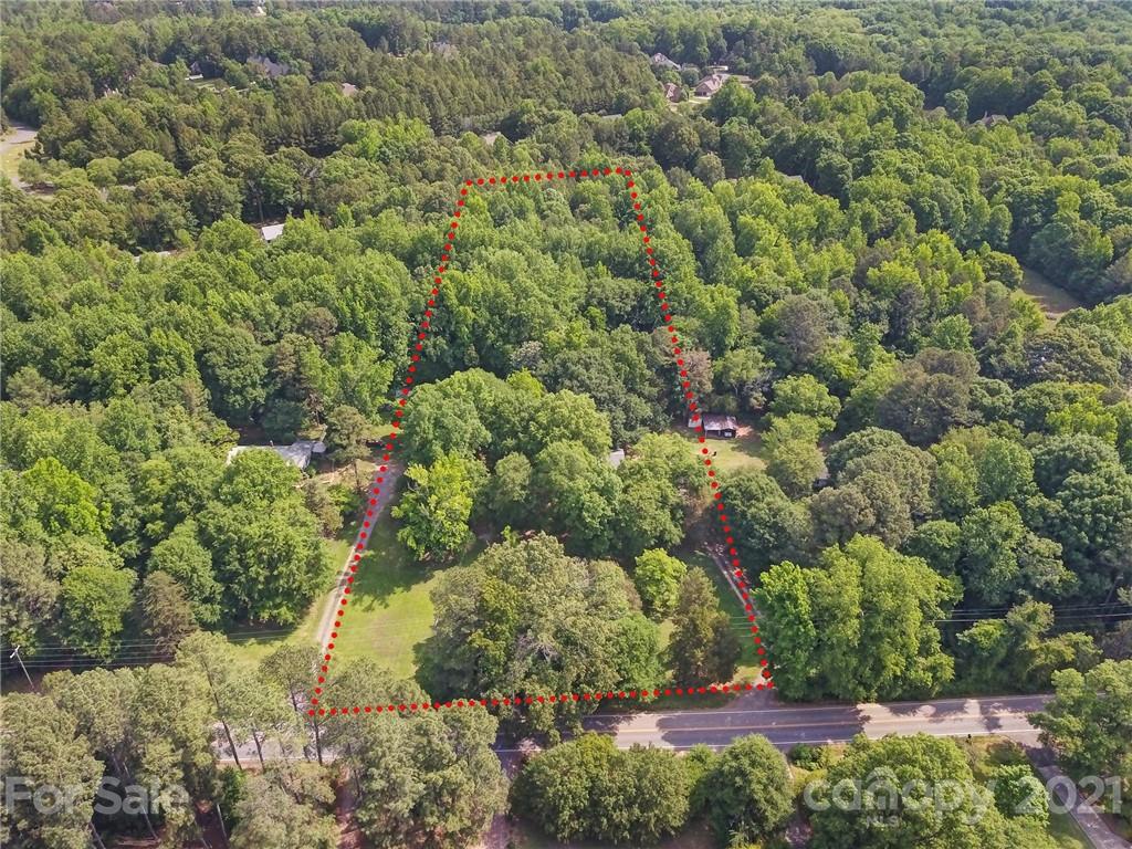 2640 Holbrook Road Fort Mill, SC 29715 - Photo 20 of 24 a view of a garden with plants