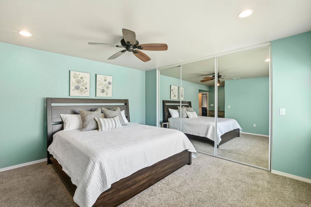 10029 Via Leslie Santee, CA 92071 - Photo 4 of 38