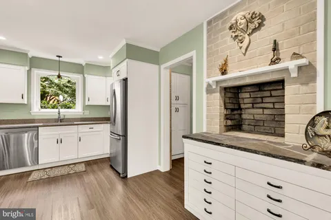 $1,000,000 | 3310 Patrick Henry Drive, Falls Church, VA 22044