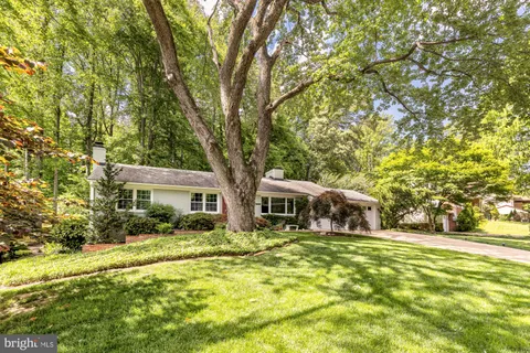 $1,000,000 | 3310 Patrick Henry Drive, Falls Church, VA 22044