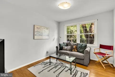 $1,000,000 | 3310 Patrick Henry Drive, Falls Church, VA 22044