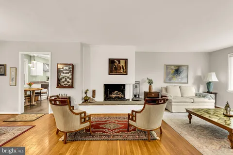 $1,000,000 | 3310 Patrick Henry Drive, Falls Church, VA 22044