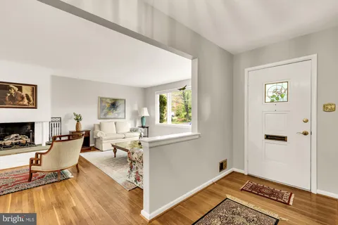 $1,000,000 | 3310 Patrick Henry Drive, Falls Church, VA 22044