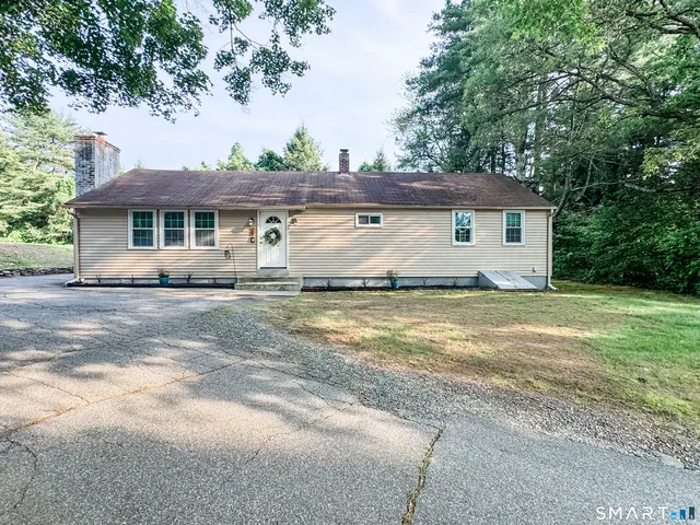 $300,000 | 399 Norman Road, Griswold, CT 06351