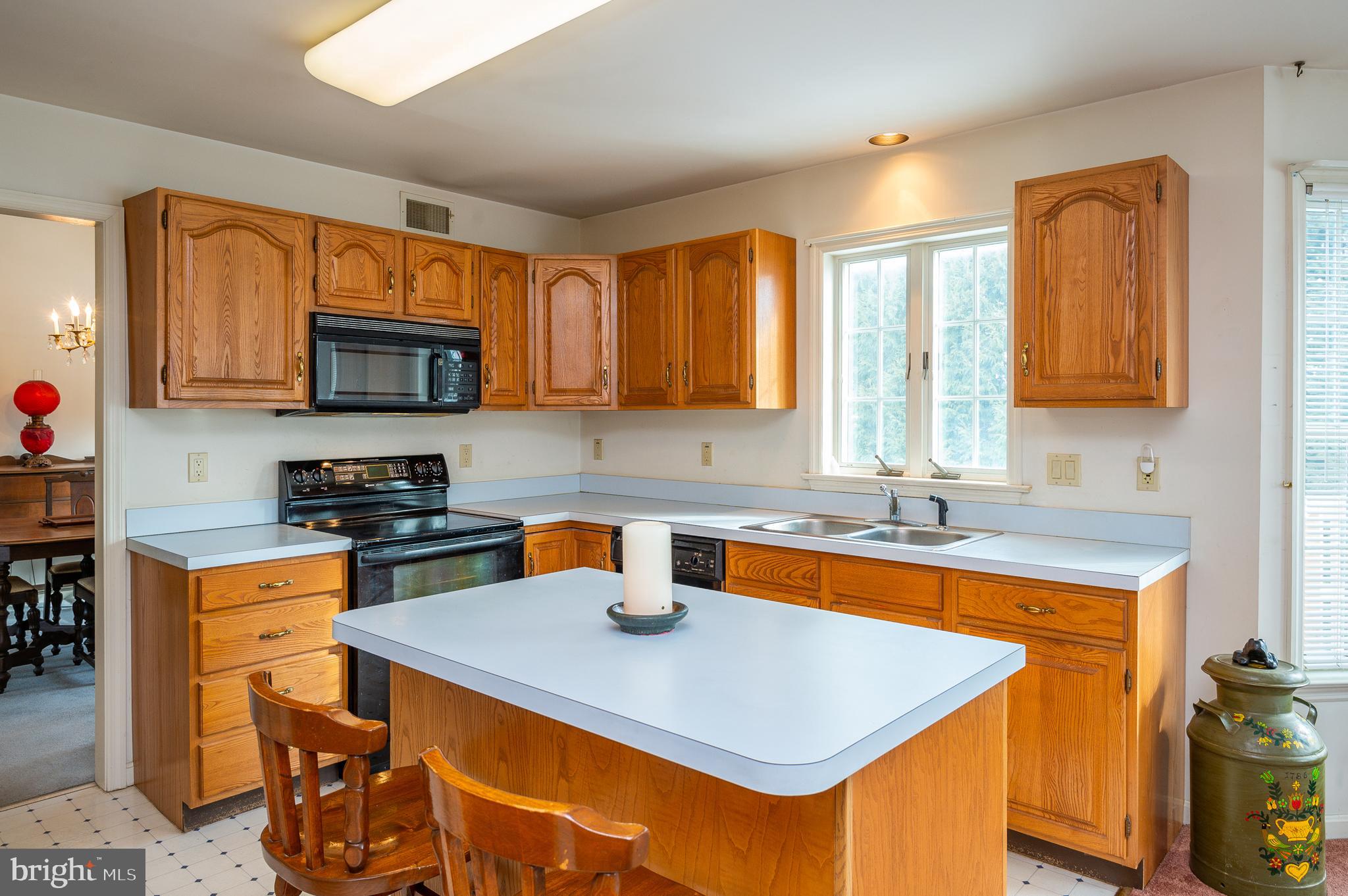 1118 Tuckerton Road Reading, PA 19605 - Photo 3 of 26