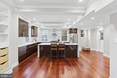 $850,000 | 1901 Walnut Street, Unit 12C, Philadelphia, PA 19103