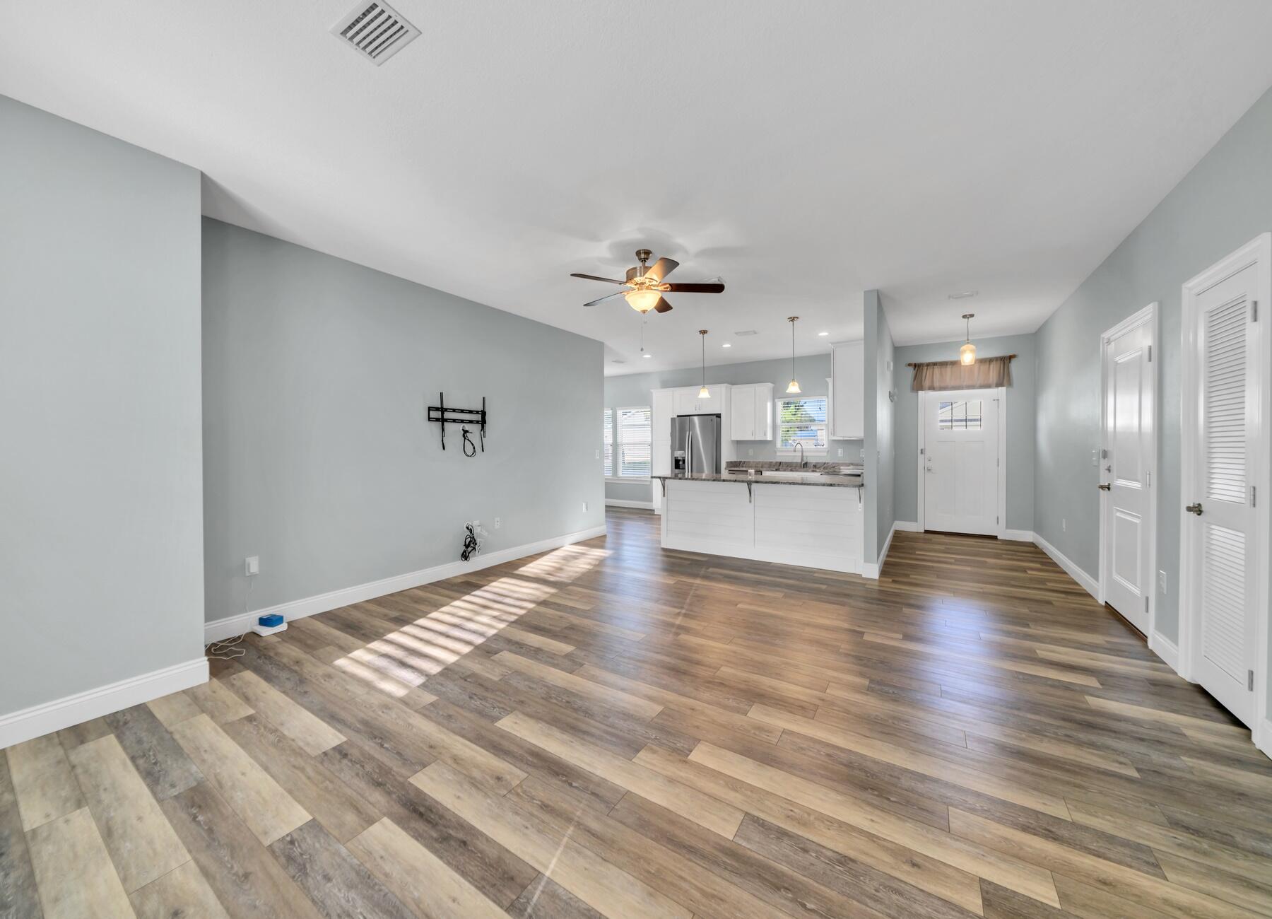 2147 Wind Trace Road North Navarre, FL 32566 - Photo 5 of 58 DSC02815