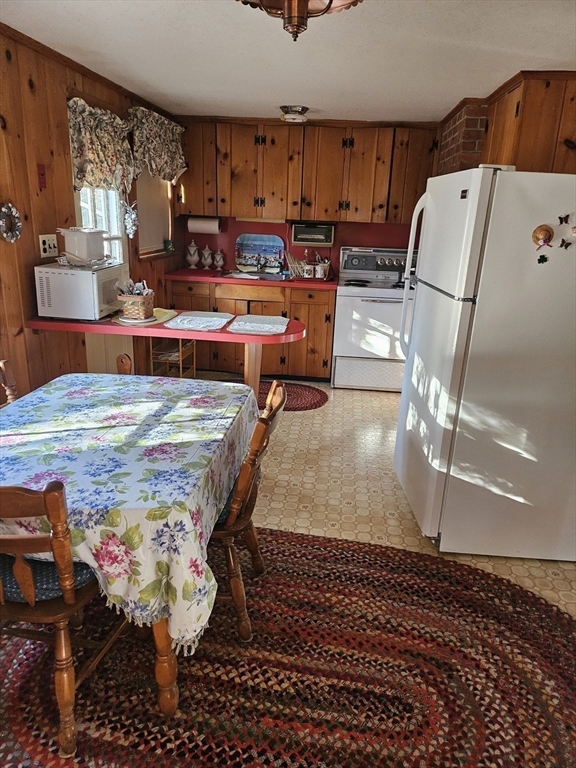 26 Pine Tree Road Chatham, MA 02659 - Photo 12 of 31 Gallery Image 12