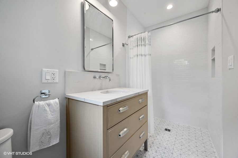 1217 Ridge Avenue Evanston, IL 60202 - Photo 20 of 39