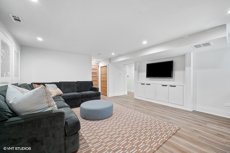 1217 Ridge Avenue Evanston, IL 60202 - Photo 28 of 39