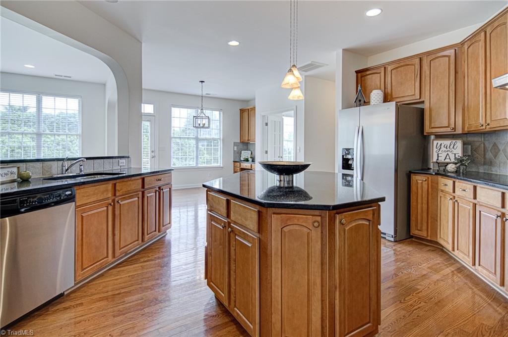 8139 Glengarriff Road Clemmons, NC 27012 - Photo 9 of 43 Gallery Image 9