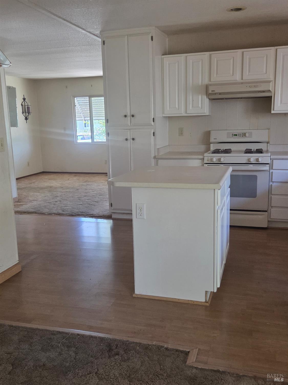 84 Westgate Circle Santa Rosa, CA 95401 - Photo 3 of 23
