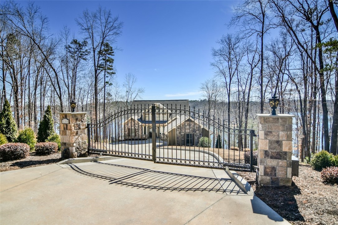 2103 Retreat Pointe Road West Union, SC 29696 - Photo 3 of 49
