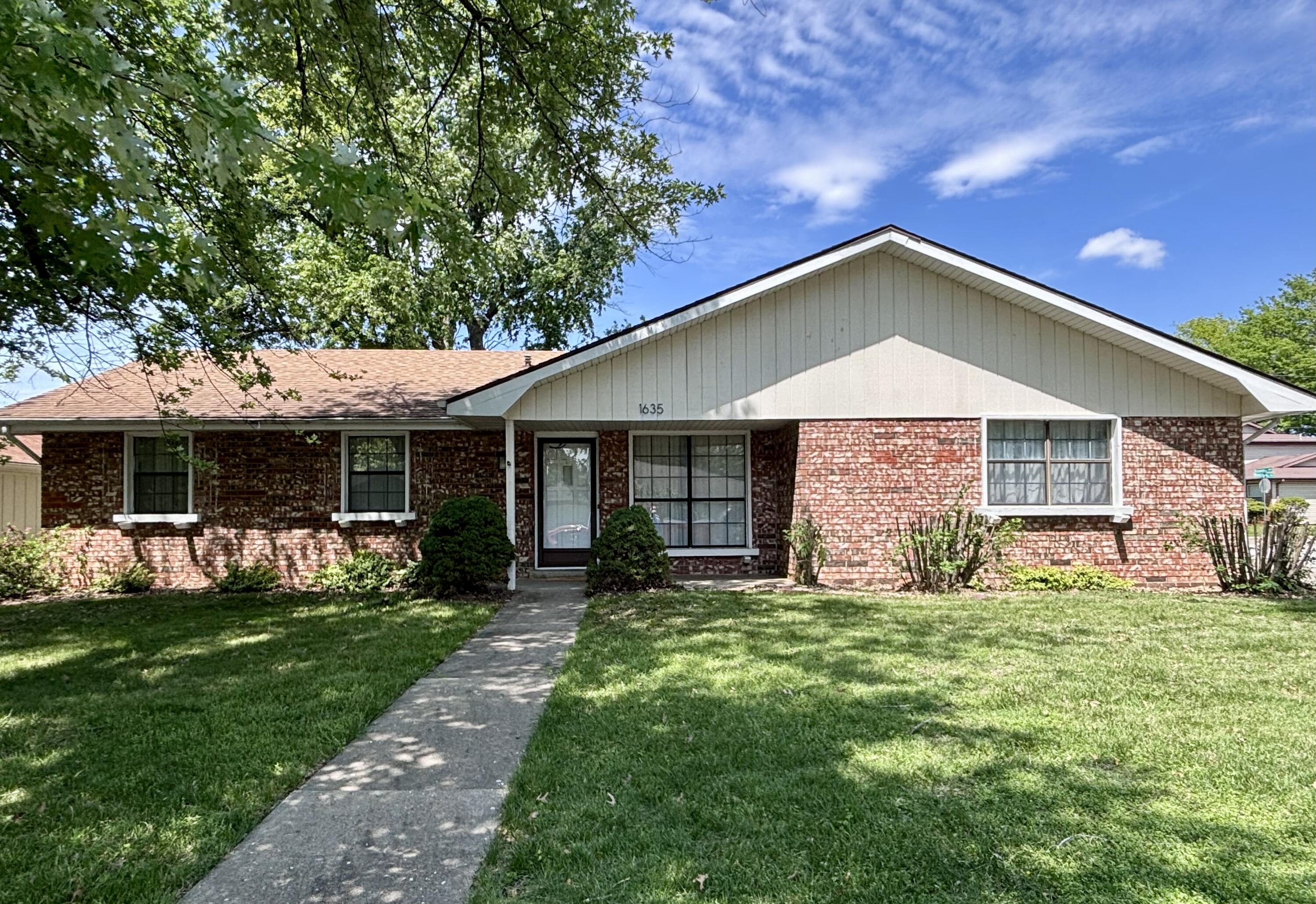 1635 East Hanover Street Springfield, MO 65804 - Photo 1 of 1 IMG_2725