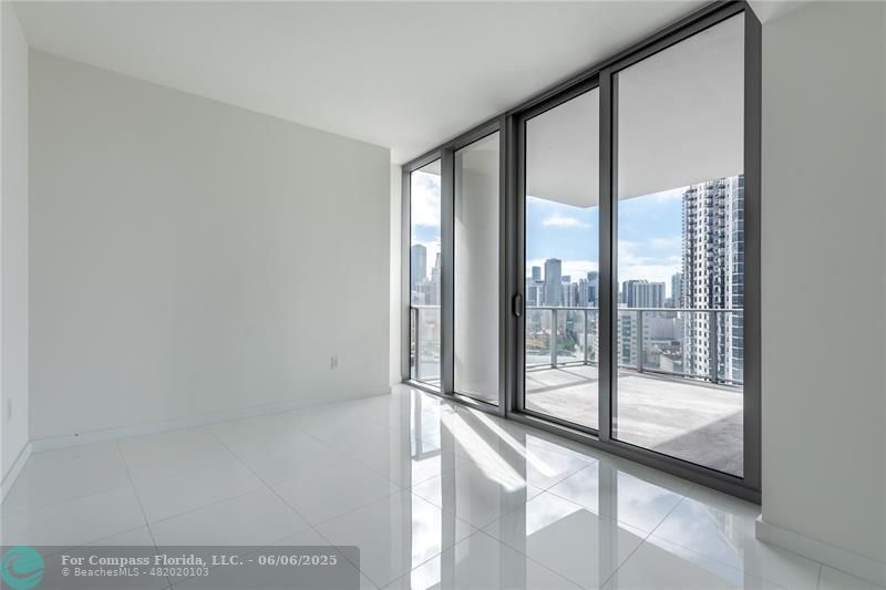 851 Northeast 1st Avenue, Unit 1912 Miami, FL 33132 - Photo 11 of 26