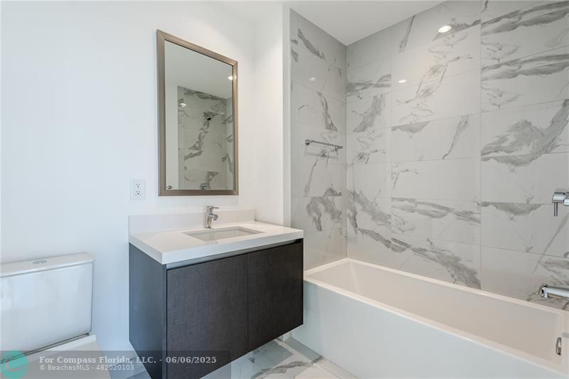 851 Northeast 1st Avenue, Unit 1912 Miami, FL 33132 - Photo 13 of 26