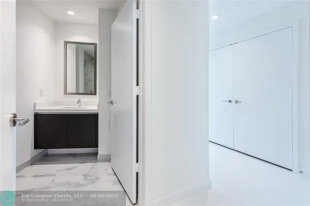 $1,835,000 | 851 Northeast 1st Avenue, Unit 1912, Miami, FL 33132