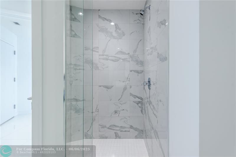 851 Northeast 1st Avenue, Unit 1912 Miami, FL 33132 - Photo 22 of 26