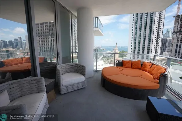 $1,835,000 | 851 Northeast 1st Avenue, Unit 1912, Miami, FL 33132
