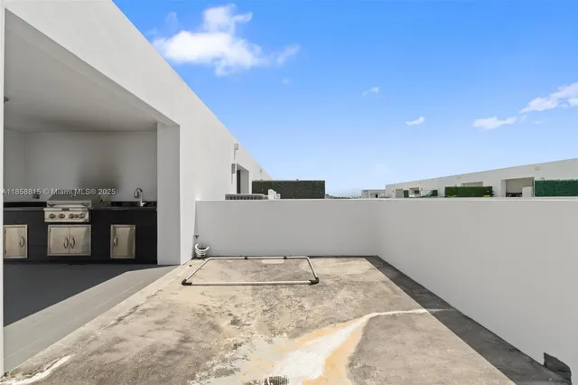 $850,000 | 9161 Northwest 33rd Street, Doral, FL 33178