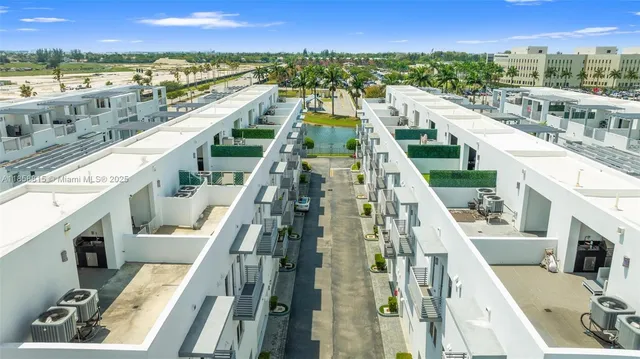 $850,000 | 9161 Northwest 33rd Street, Doral, FL 33178