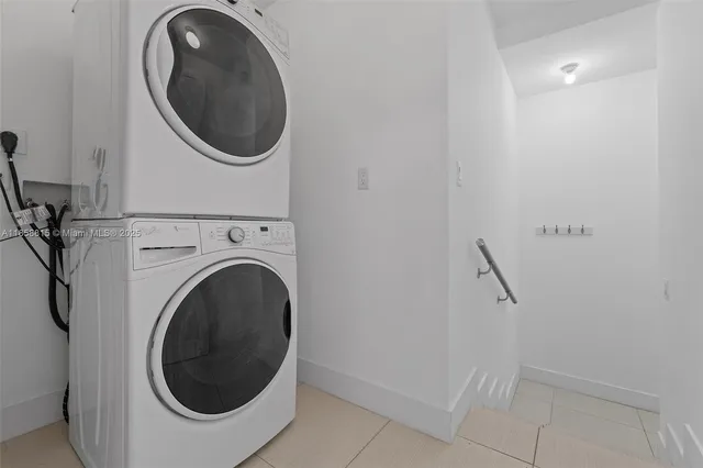 a view of a room with an empty space