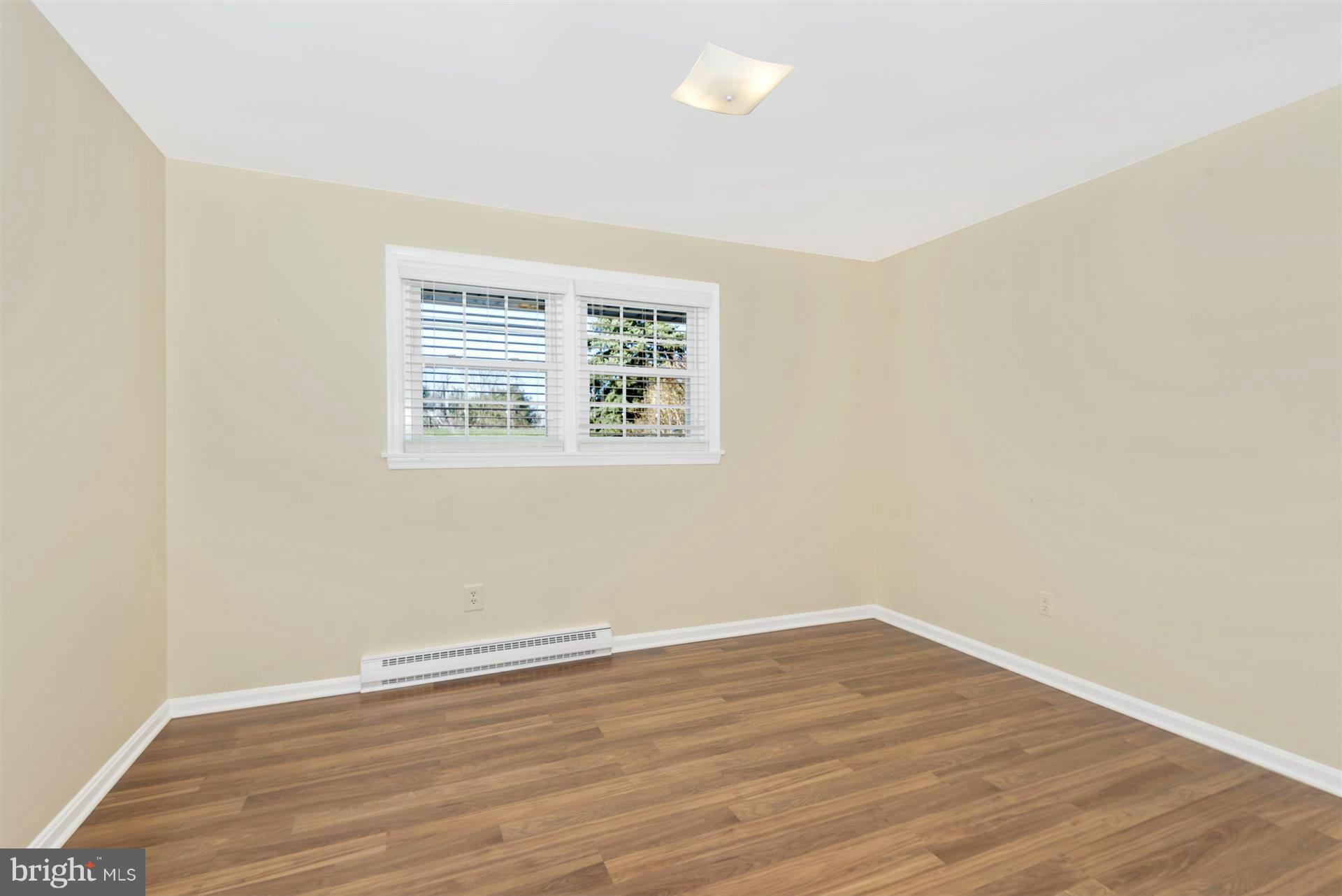 27309 Ridge Road Damascus, MD 20872 - Photo 18 of 28 Bedroom