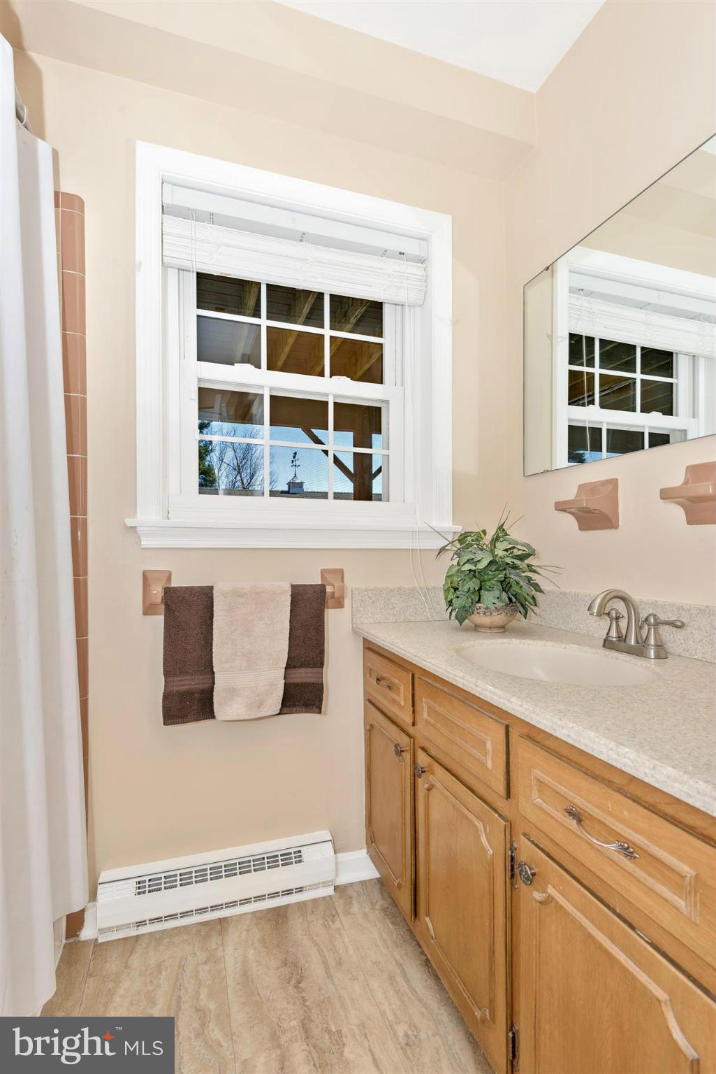 27309 Ridge Road Damascus, MD 20872 - Photo 20 of 28 Bath