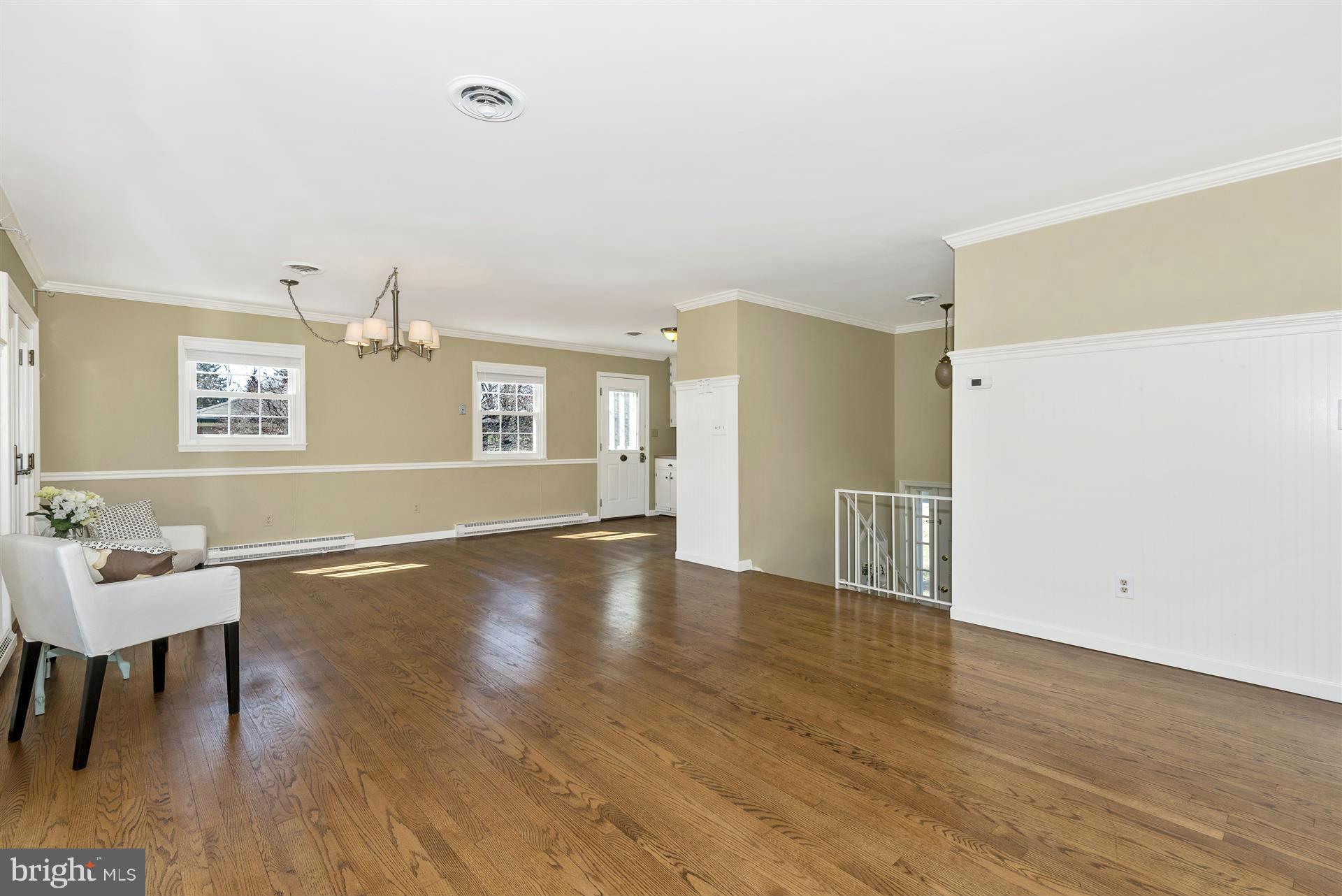 27309 Ridge Road Damascus, MD 20872 - Photo 5 of 28 Dining Room
