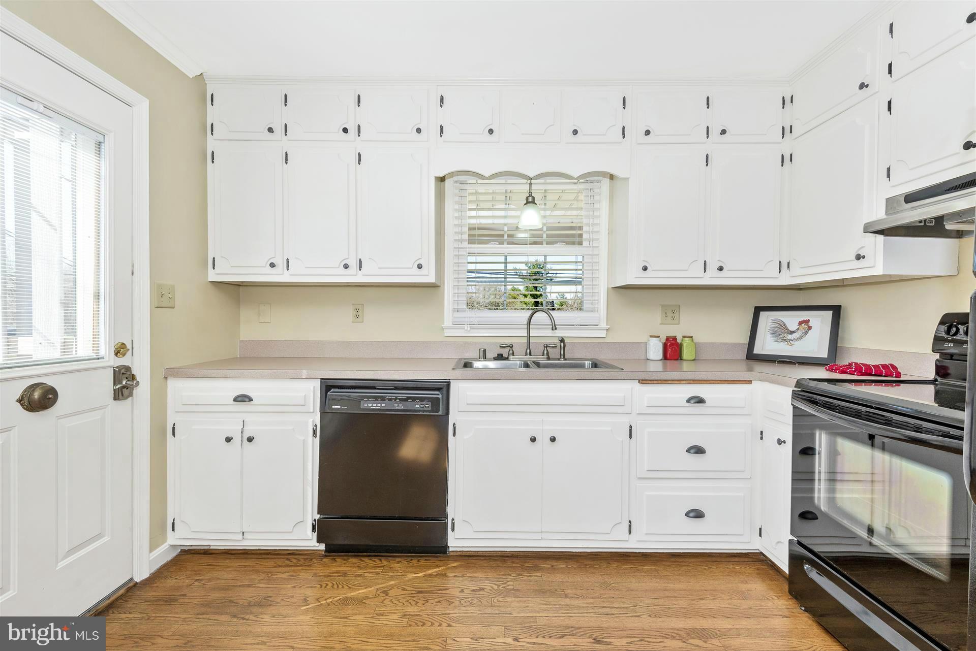 27309 Ridge Road Damascus, MD 20872 - Photo 6 of 28 Kitchen