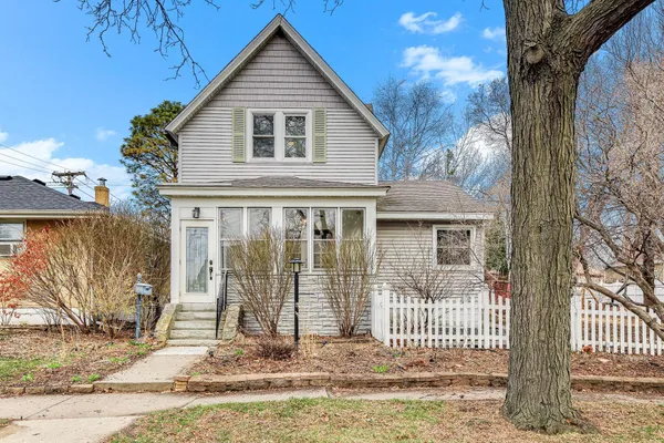 $474,900 | 1569 West Race Street, St. Paul, MN 55102