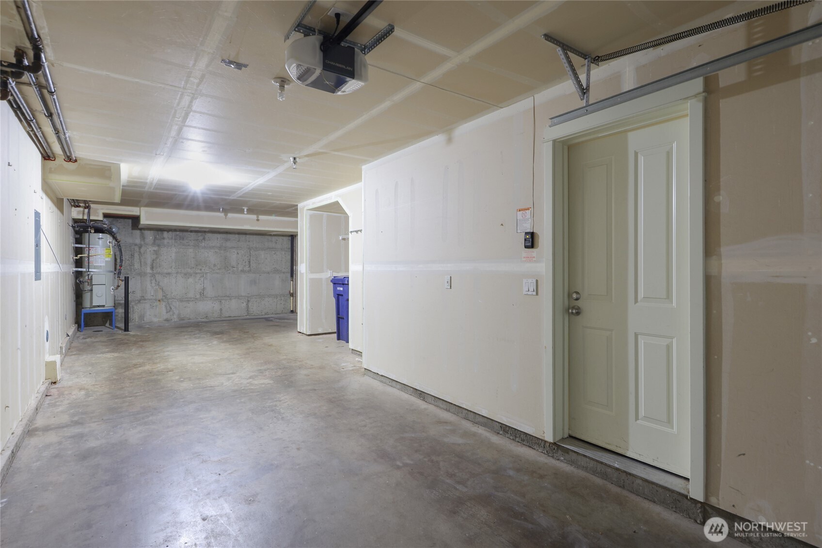 18258 Northeast 96th Way, Unit 101 Redmond, WA 98052 - Photo 24 of 36 a view of empty room