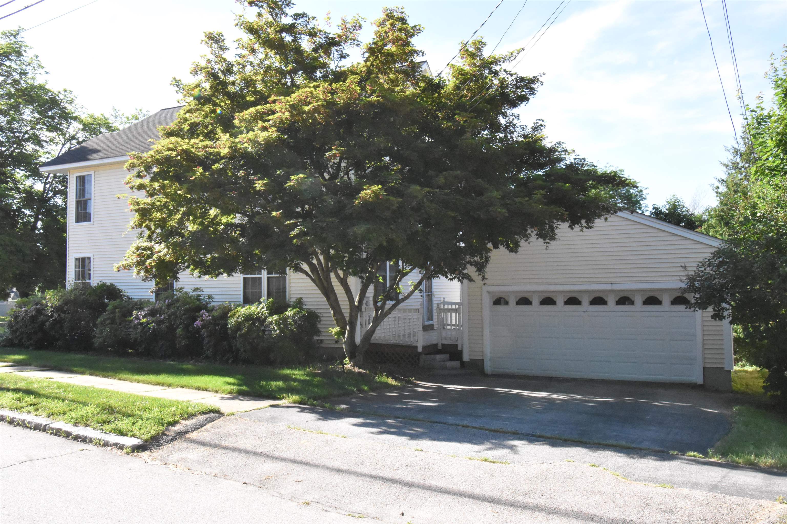 2246 Elm Street Manchester, NH 03104 - Photo 2 of 18