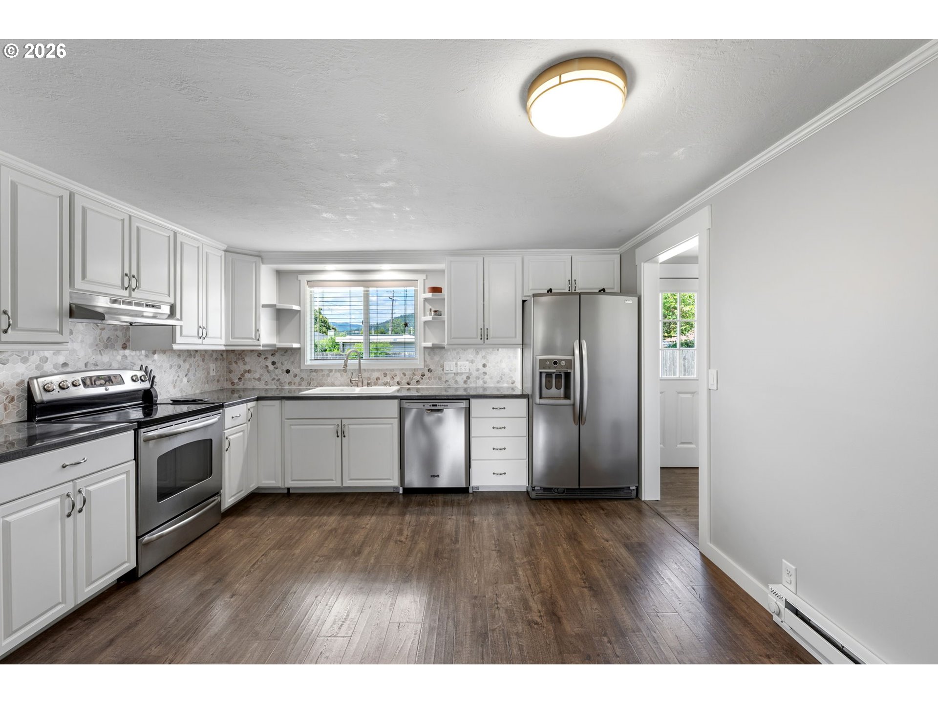622 North 51st Street Springfield, OR 97478 - Photo 8 of 25 Kitchen