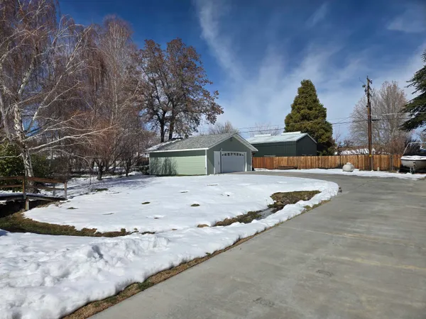 $699,900 | 2613 Sierra Vista Way, Bishop, CA 93514