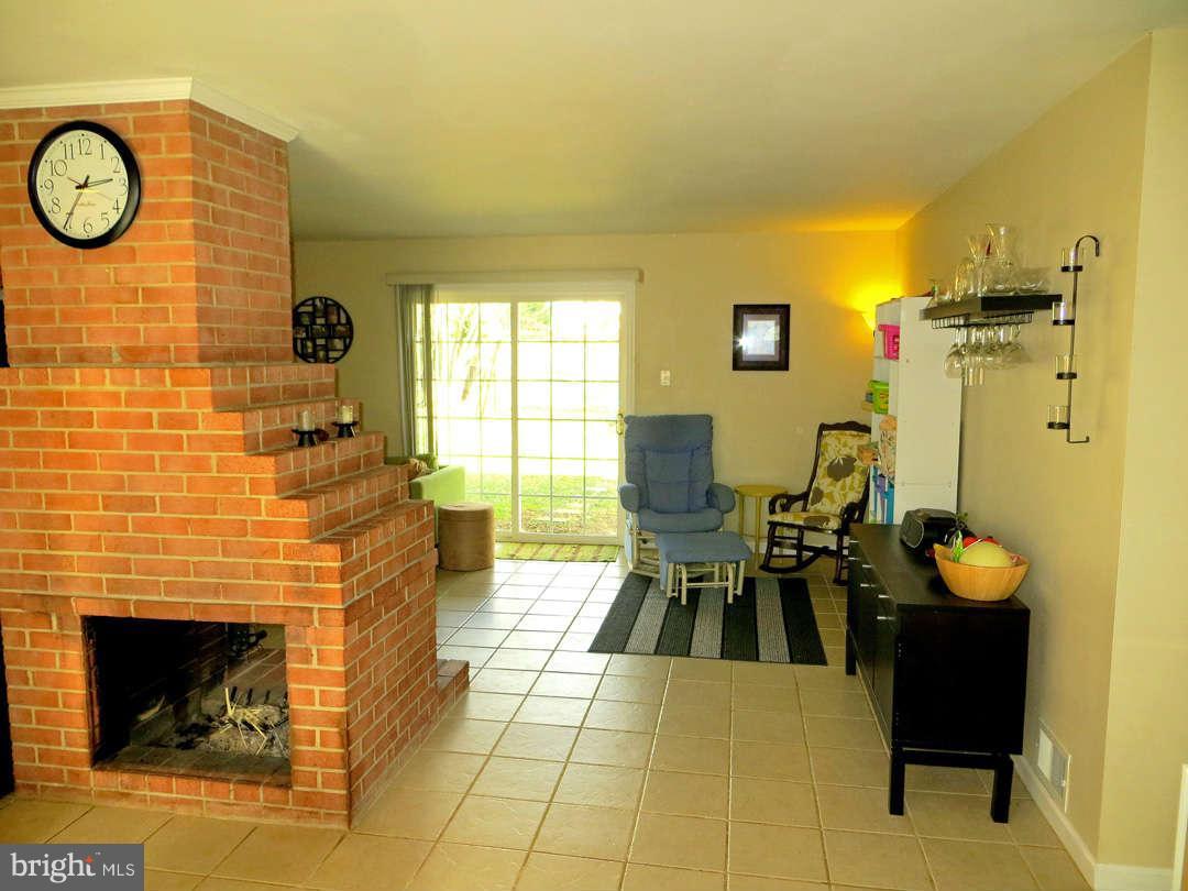 14804 Braddock Road Centreville, VA 20120 - Photo 2 of 16 Interior (General)