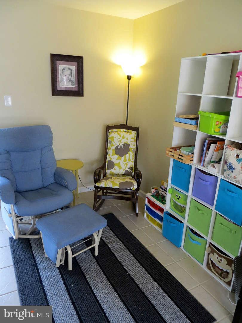 14804 Braddock Road Centreville, VA 20120 - Photo 5 of 16 Family Room