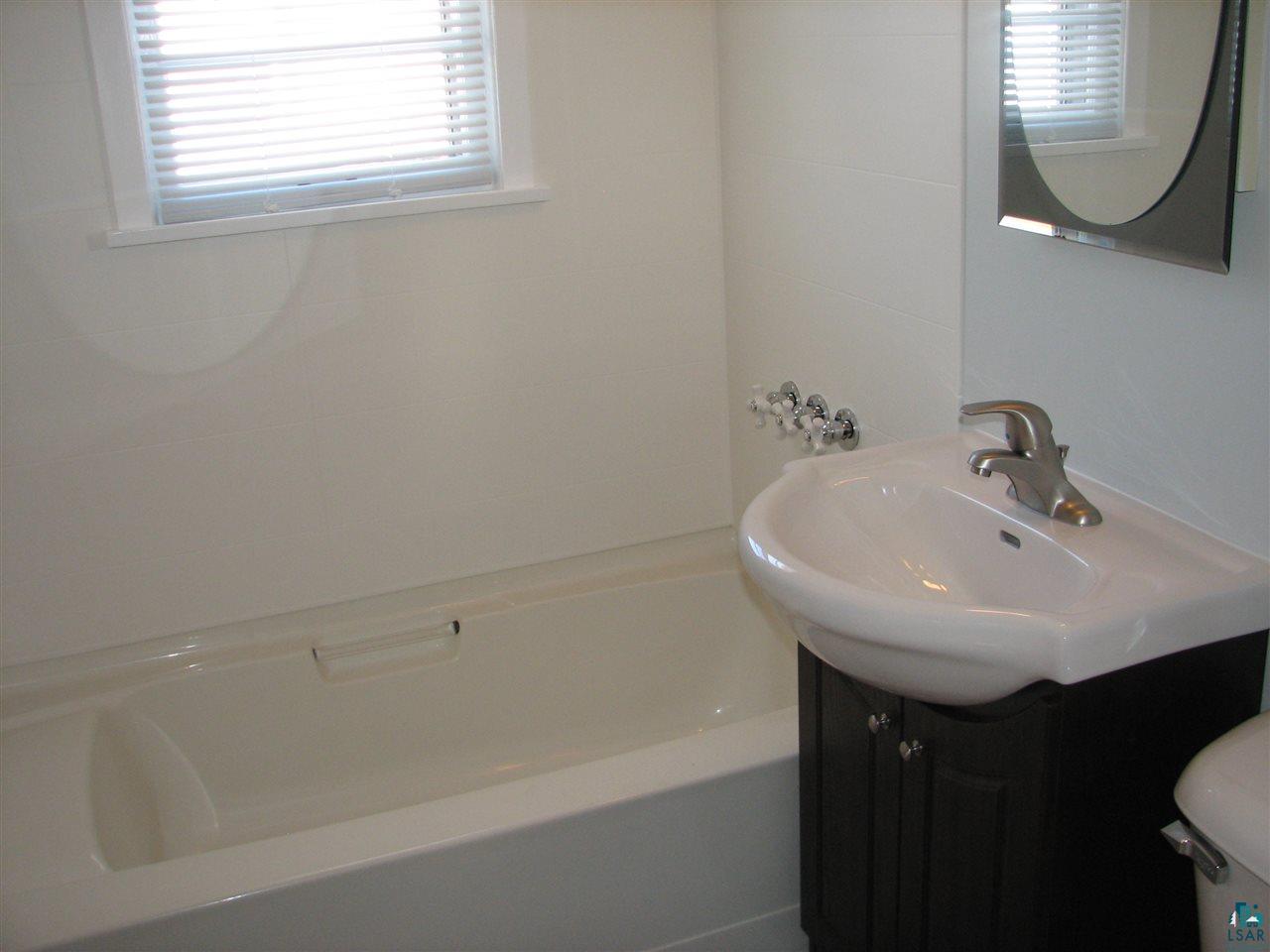 4315 Oneida Street Duluth, MN 55804 - Photo 12 of 18 Gallery Image 12