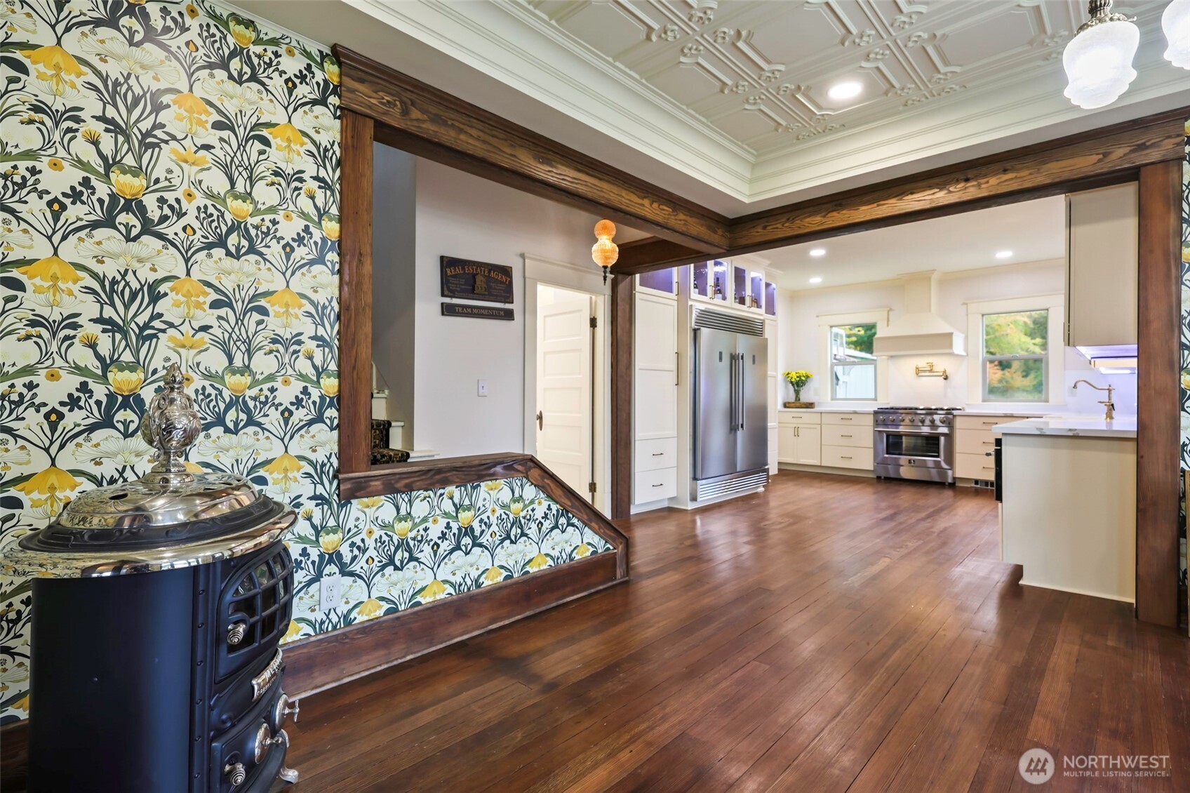 1604 Lincoln Creek Road Rochester, WA 98579 - Photo 16 of 37 a view of an entryway with kitchen and livingroom