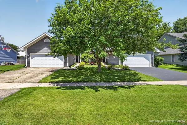 $299,000 | 330 West Amie Avenue, Hinckley, IL 60520