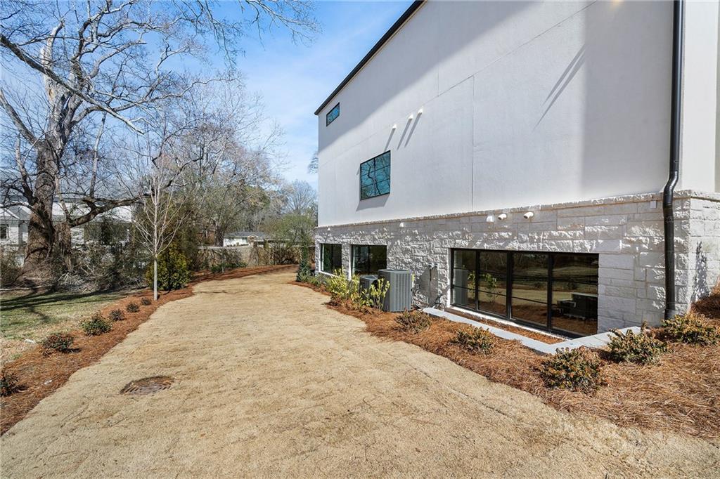 179 Meadow Drive Alpharetta, GA 30009 - Photo 52 of 68