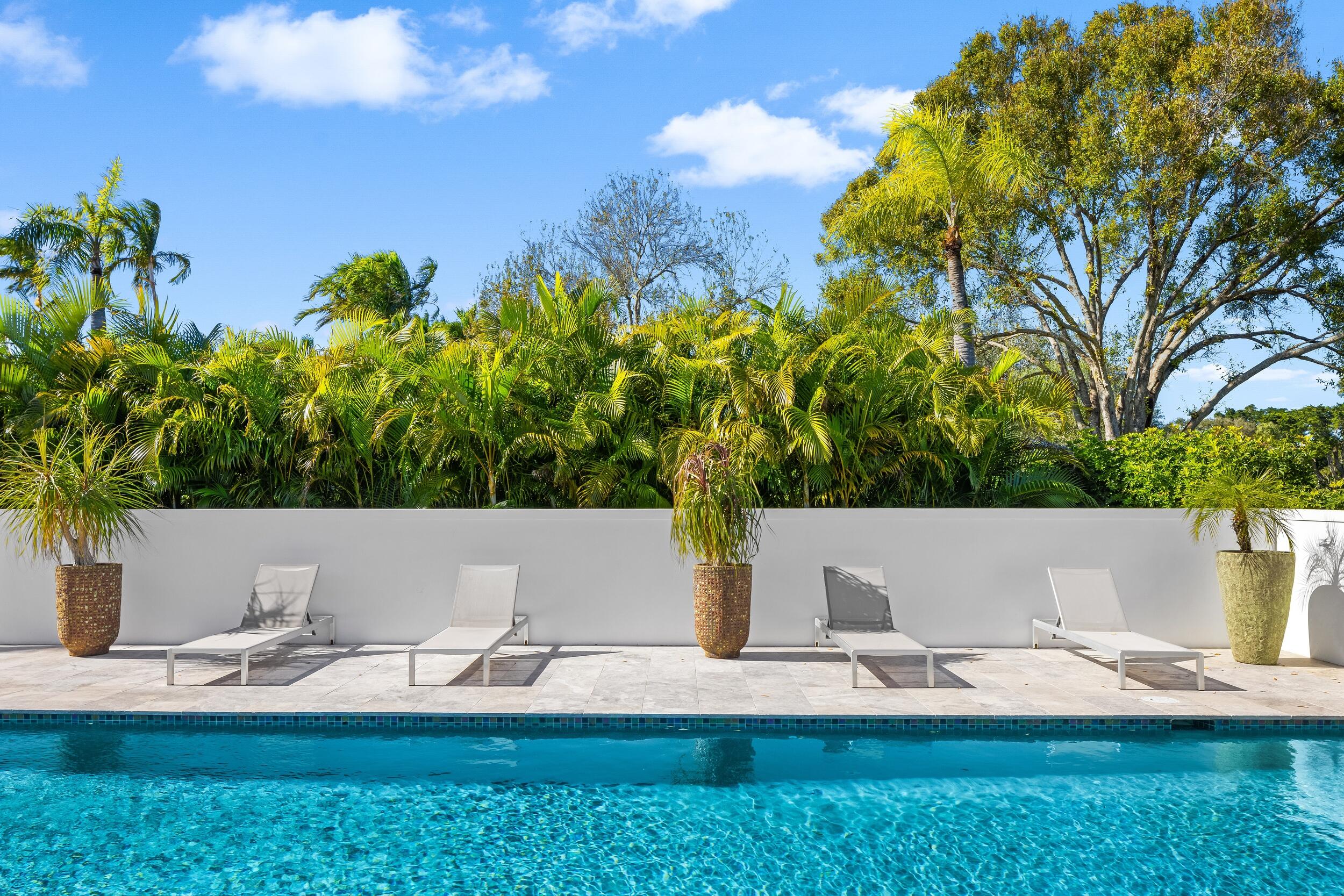 39 Country Road South Boynton Beach, FL 33436 - Photo 40 of 55 a view of a yard with an outdoor seating