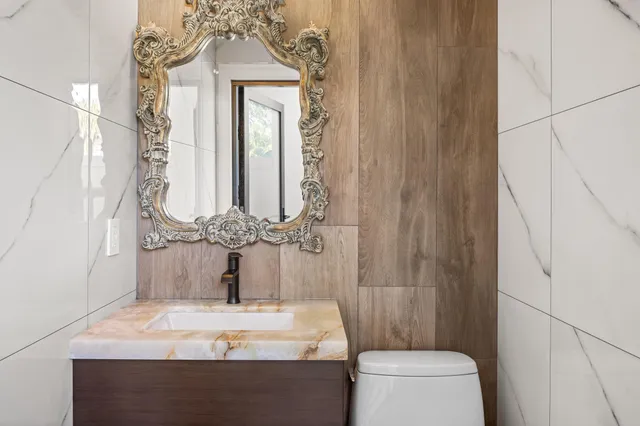 a front view of house with yard