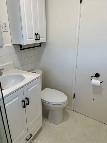 $3,600 | 116 24th Street, Unit REAR, Manhattan Beach, CA 90266