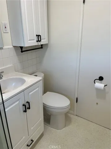 $3,600 | 116 24th Street, Unit REAR, Manhattan Beach, CA 90266