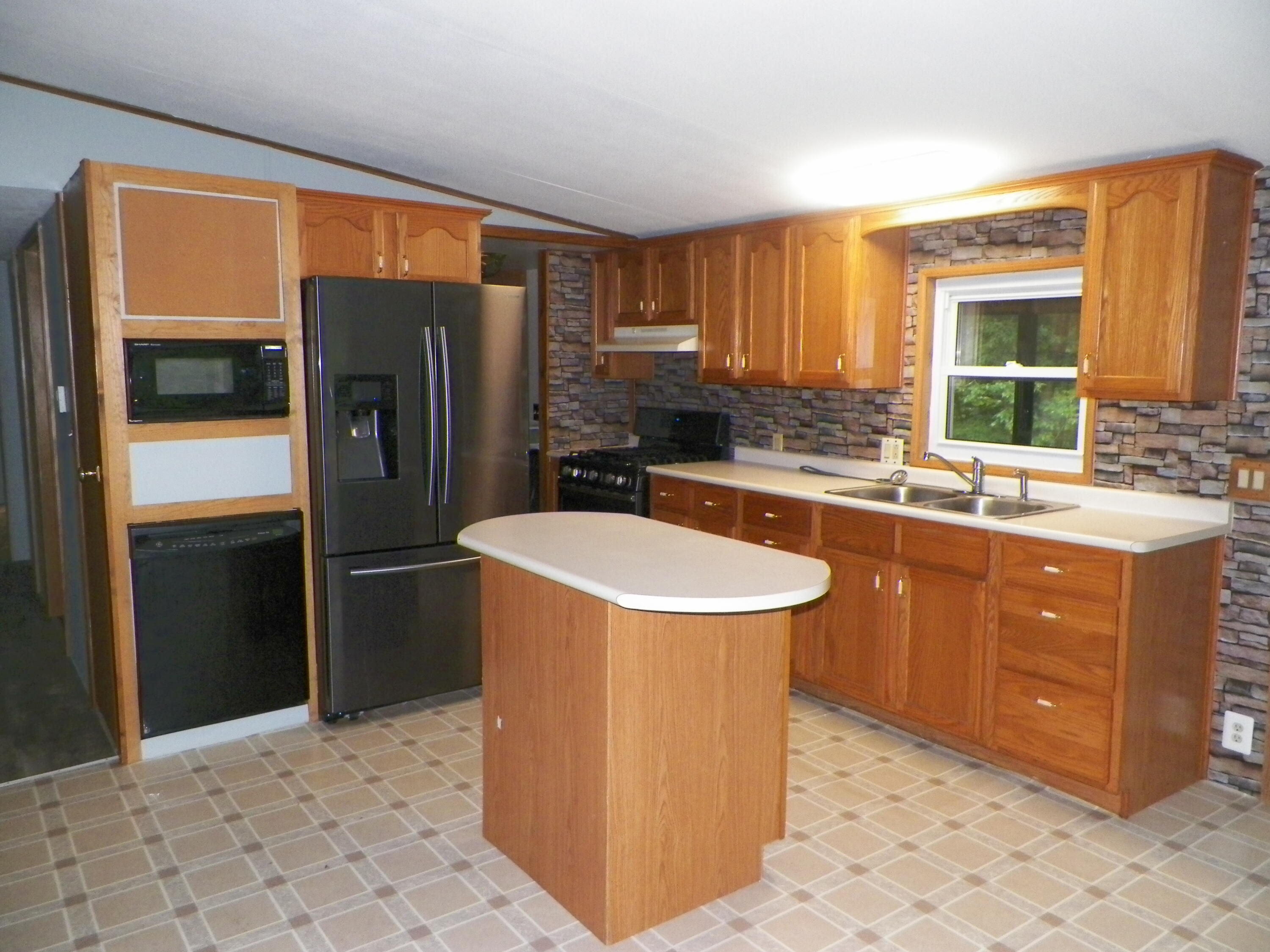 8951 East 8 Mile Road Luther, MI 49656 - Photo 5 of 16 100_3523