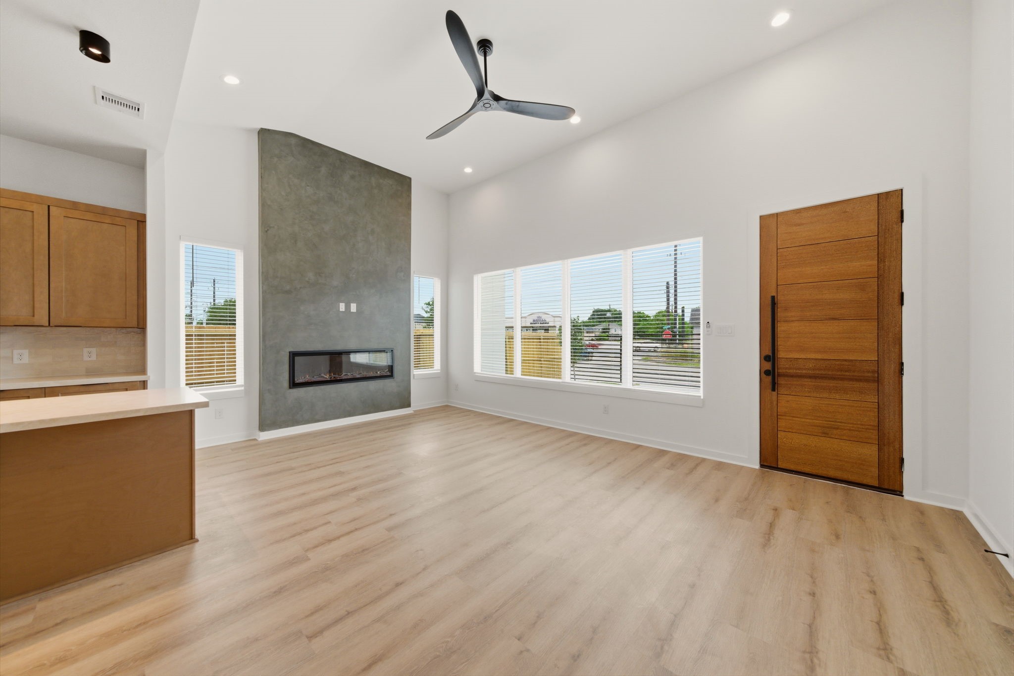 8203 Calhoun Road, Unit A/B Houston, TX 77033 - Photo 9 of 38