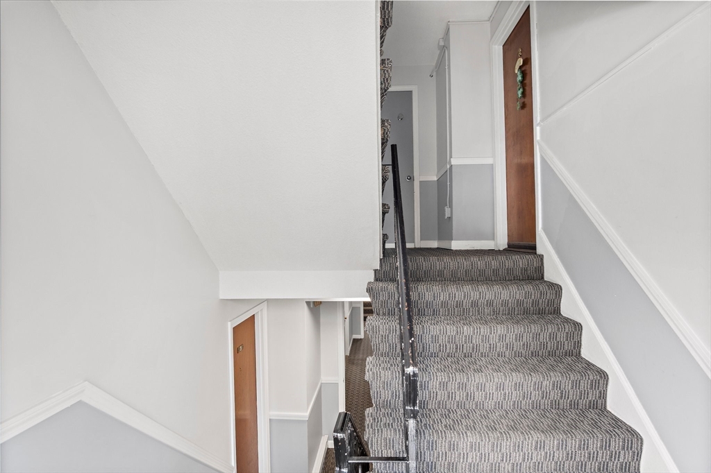 386 Great Road, Unit A8 Acton, MA 01720 - Photo 5 of 26 a view of entryway