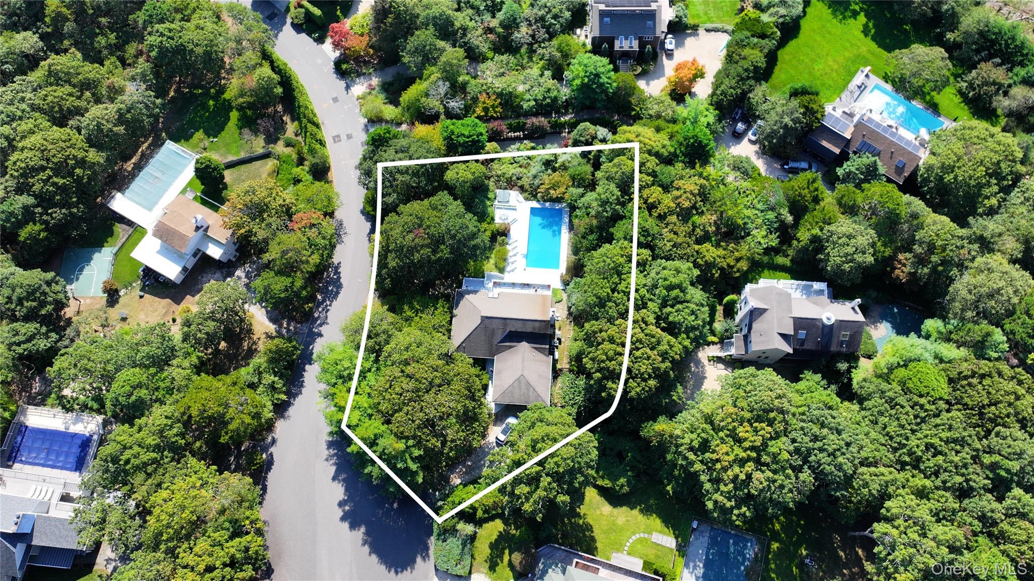 29 Kenwood Road Southampton, NY 11968 - Photo 33 of 35 an aerial view of residential house with outdoor space and swimming pool