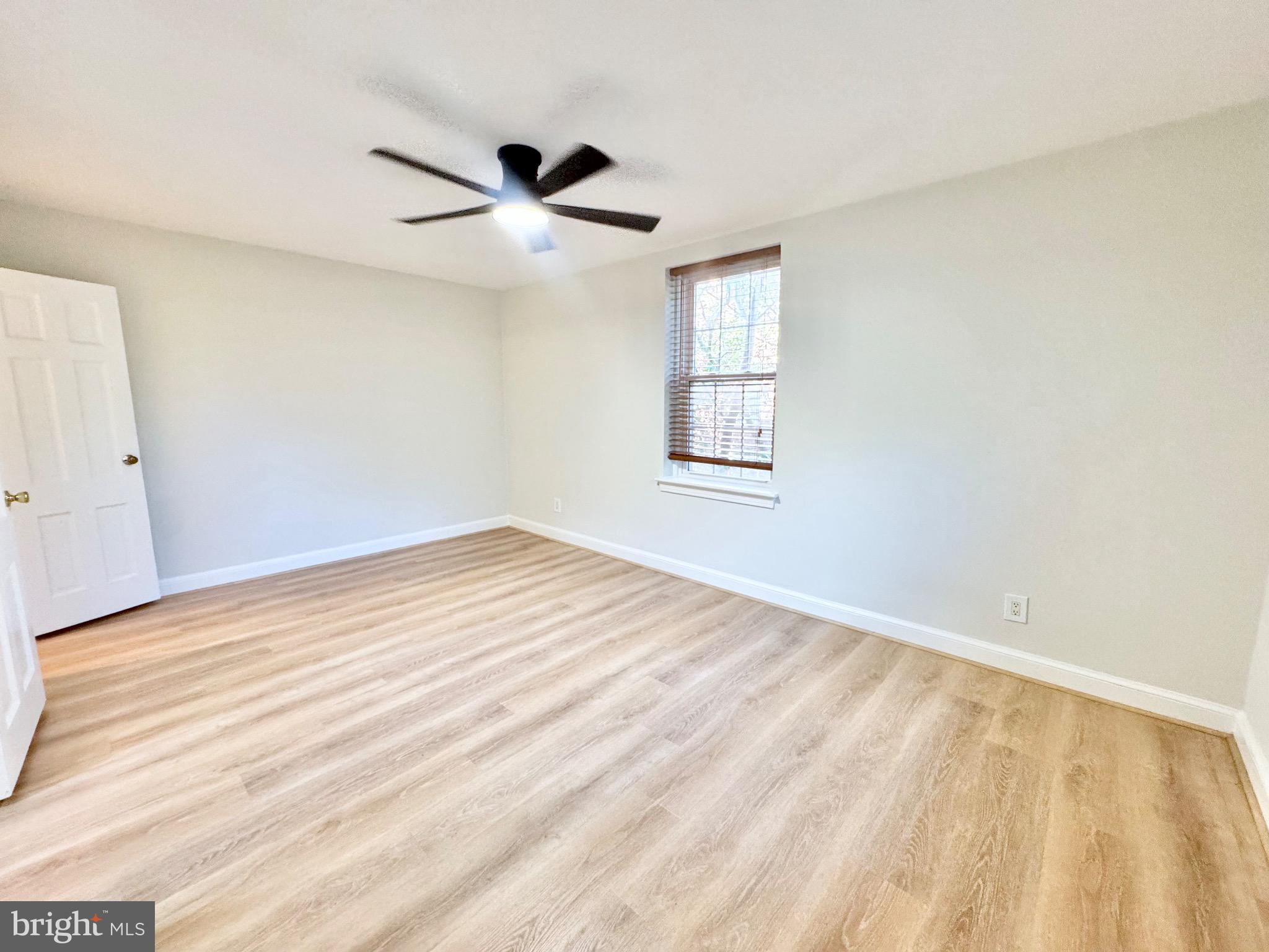 22 South Old Glebe Road, Unit 106D Arlington, VA 22204 - Photo 14 of 19 Bright and airy space with modern appeal.